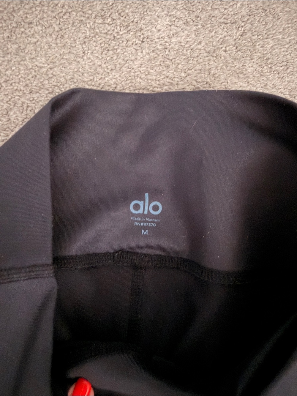 2 ALO Yoga airbrush Black High-Waist leggings - Picture 4 of 10
